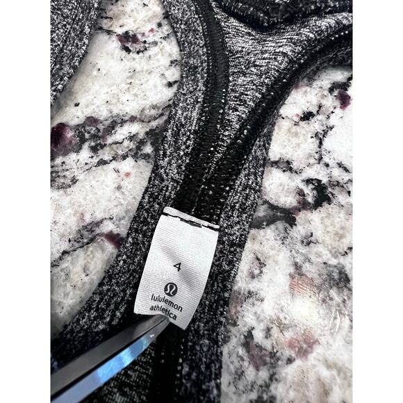 Lululemon women’s tank size 4 - Picture 5 of 6